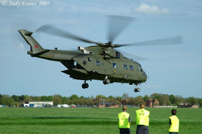 [Image: heli17.jpg]